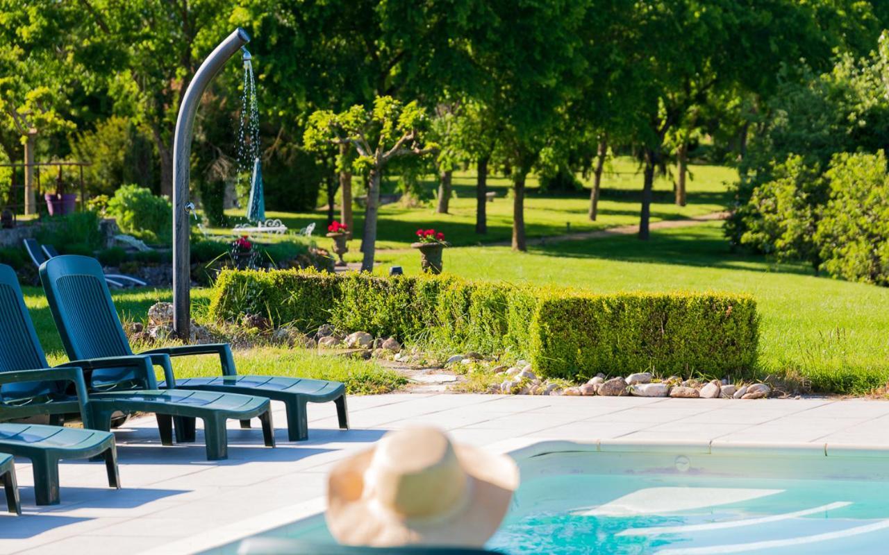 Domaine Des Ormeaux Villa Ajat Exterior photo